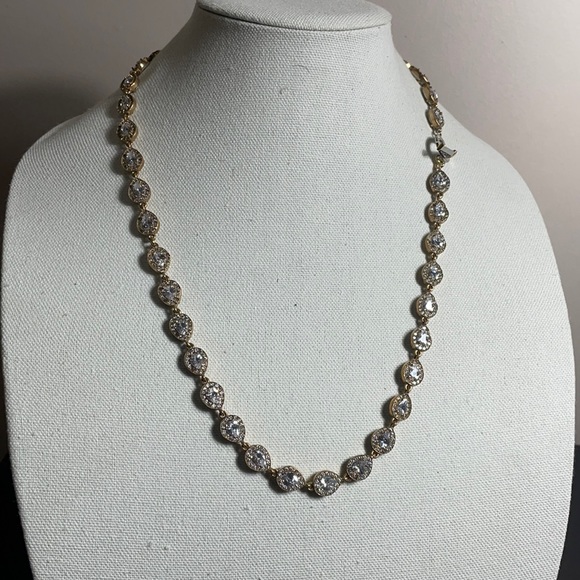 Gulten Dye swavorski gold tone necklace - Picture 1 of 3